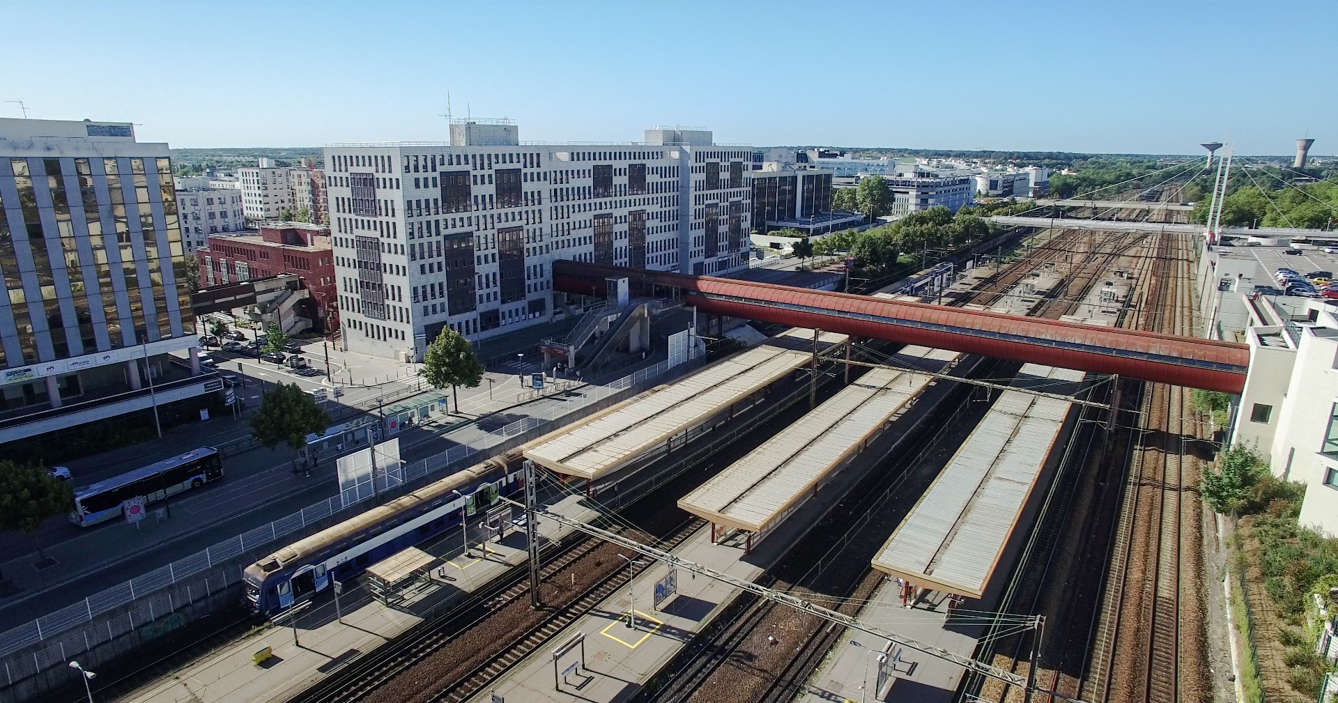 Gare de SaintQuentinenYvelines MONTIGNY LE BRETONNEUX
